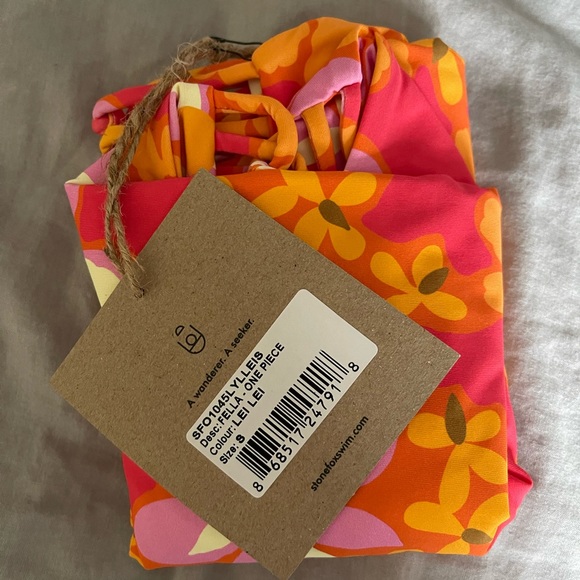 Stone fox Swim one piece - Picture 2 of 5